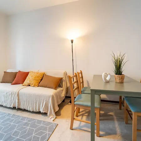 Guesthost - Comfy Flat X4 Close To The Center ترييستي