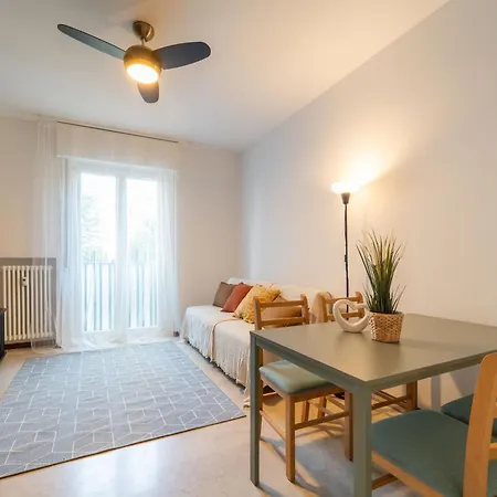 Guesthost - Comfy Flat X4 Close To The Center شقة ترييستي