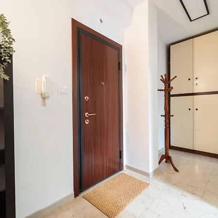Guesthost - Comfy Flat X4 Close To The Center ترييستي