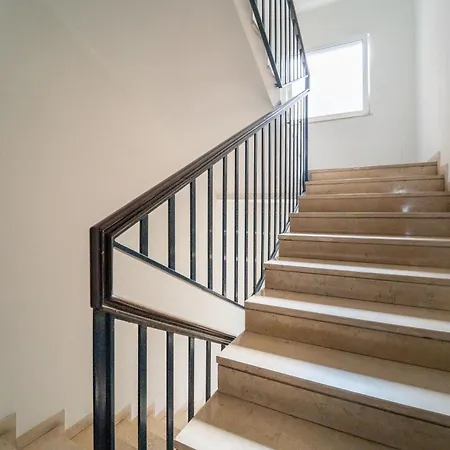 Guesthost - Comfy Flat X4 Close To The Center شقة